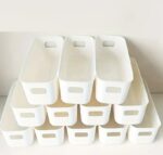 Plastikinė dėžutė, daiktų laikymui su rankenėlėmis, 1 vnt.