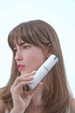 LAMIC Fluido Idratante per Viso Collo e Décolleté, drėkinantis fluido kremas veidui, kaklui ir dekoltė, 50 ml. - Image 3